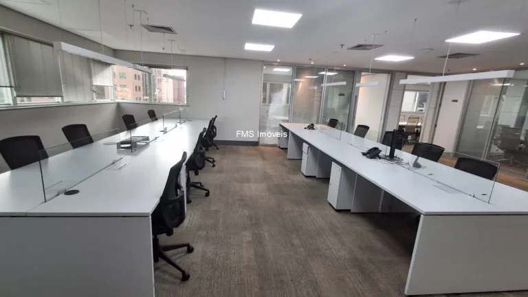 Imagem Conjunto Comercial Mobiliado com 182m² e 8 vagas no Jardim Paulistano.