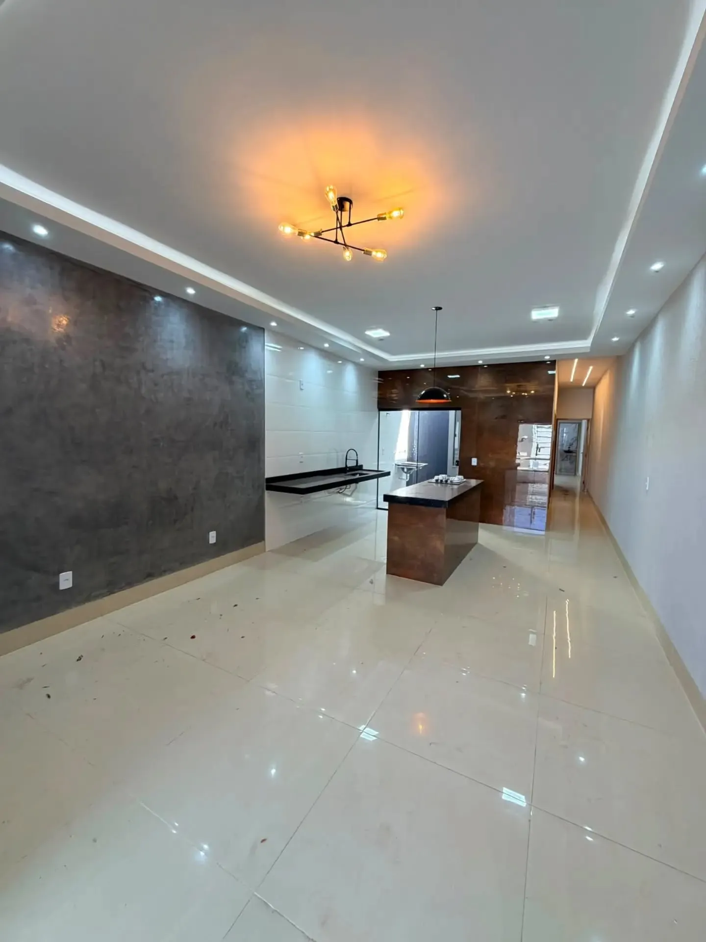 Imagem Casa 2/4 C Suite No Setor Barcelos Em Trindade