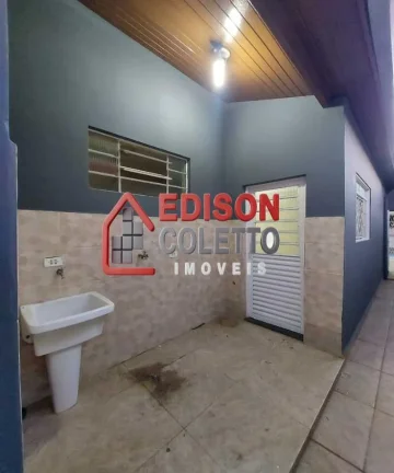 Imagem Charmosa casa reformada a venda em Santa Terezinha, Piracicaba!