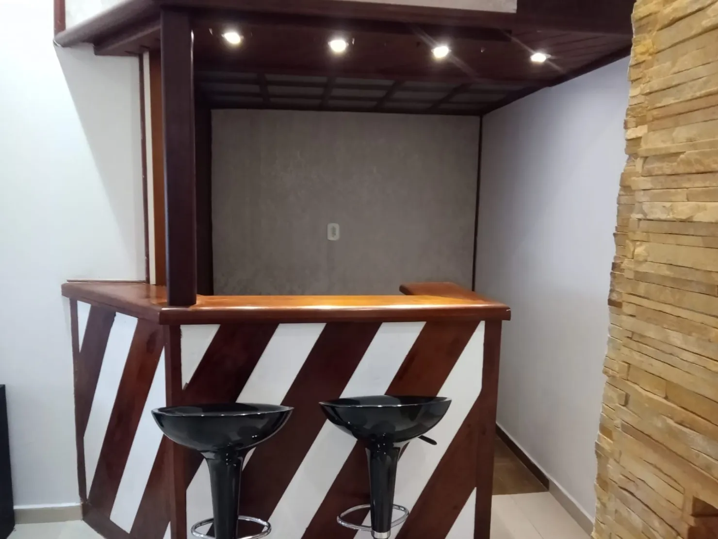 Imagem Casa à venda 4 Quartos, 2 Suites, 4 Vagas, Jardim Boa Vista, Pindamonhangaba - SP