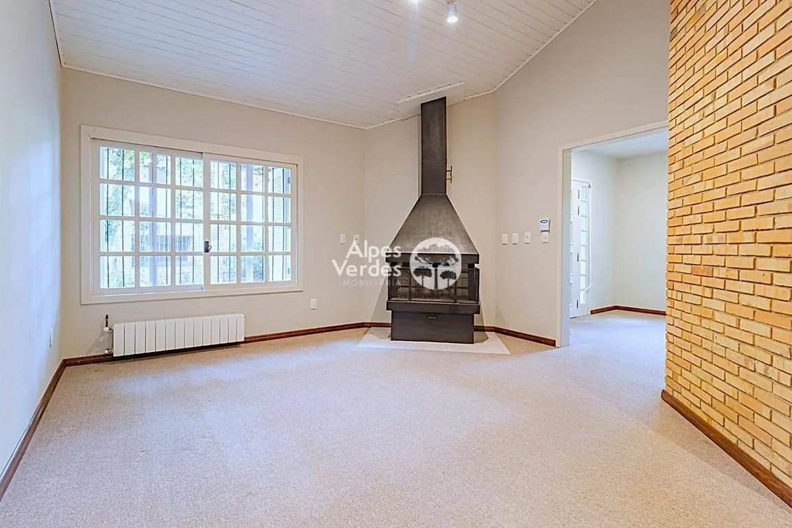 Imagem Vende-se Casa na Vila Suzana, com 03 dormitórios