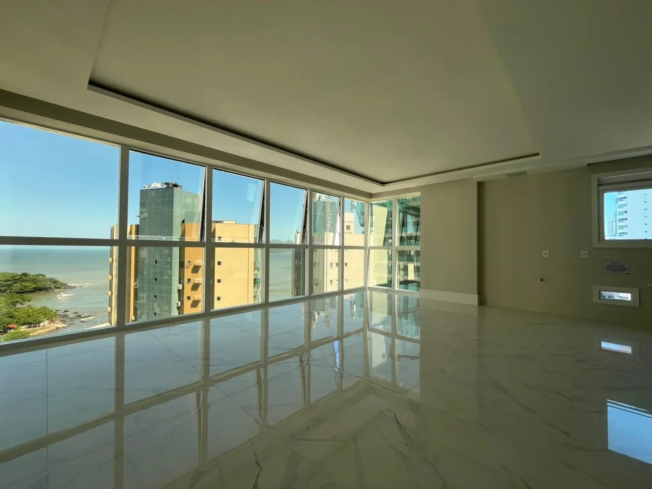 Imagem Apartamento com vista para o mar à venda com 150.06m2 por R$ 5.440.000,00