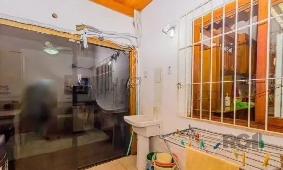 Imagem Casa com 7 Quartos e 6 vagas à Venda, 470 m² no Bairro Petrópolis