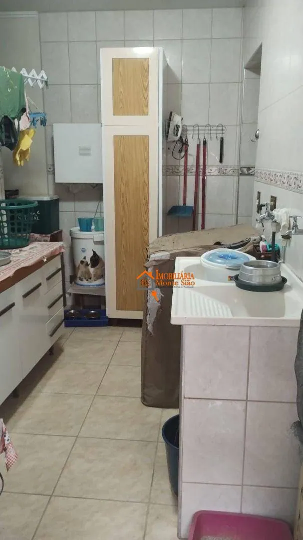 Imagem Sobrado com 4 dormitórios à venda, 196 m² por R$ 950.000,00 - Jardim Las Vegas - Guarulhos/SP