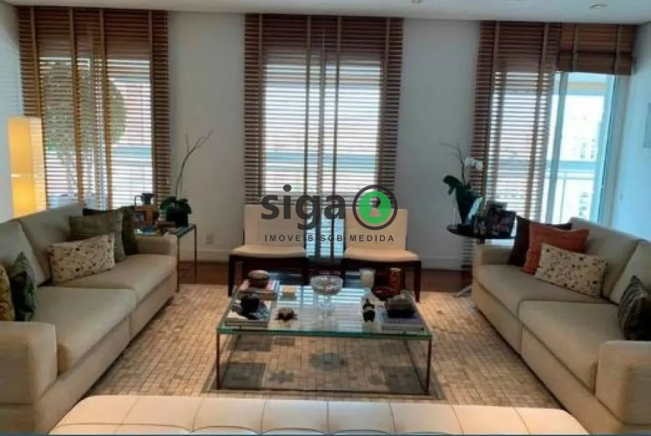 Imagem Apartamento em Moema Alto Padrão - 275m², 3 quartos e 4 Vagas!