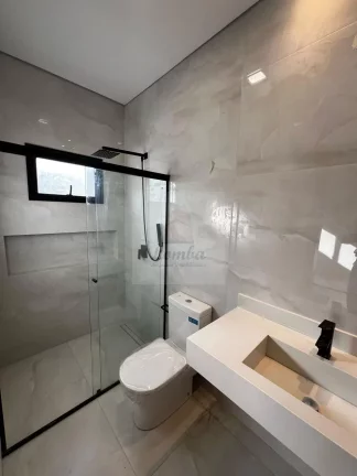 Imagem Imperdível oportunidade: casa em condomínio à venda, 3 quartos, 3 suítes, 5 banheiros, 4 vagas em Cuiabá-MT, Jardim Imperial.