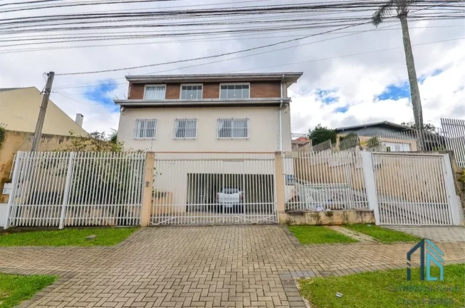 Imagem Casa a venda, 04 quartos c/suíte, 06 vagas, no São Lourenço em Curitiba PR