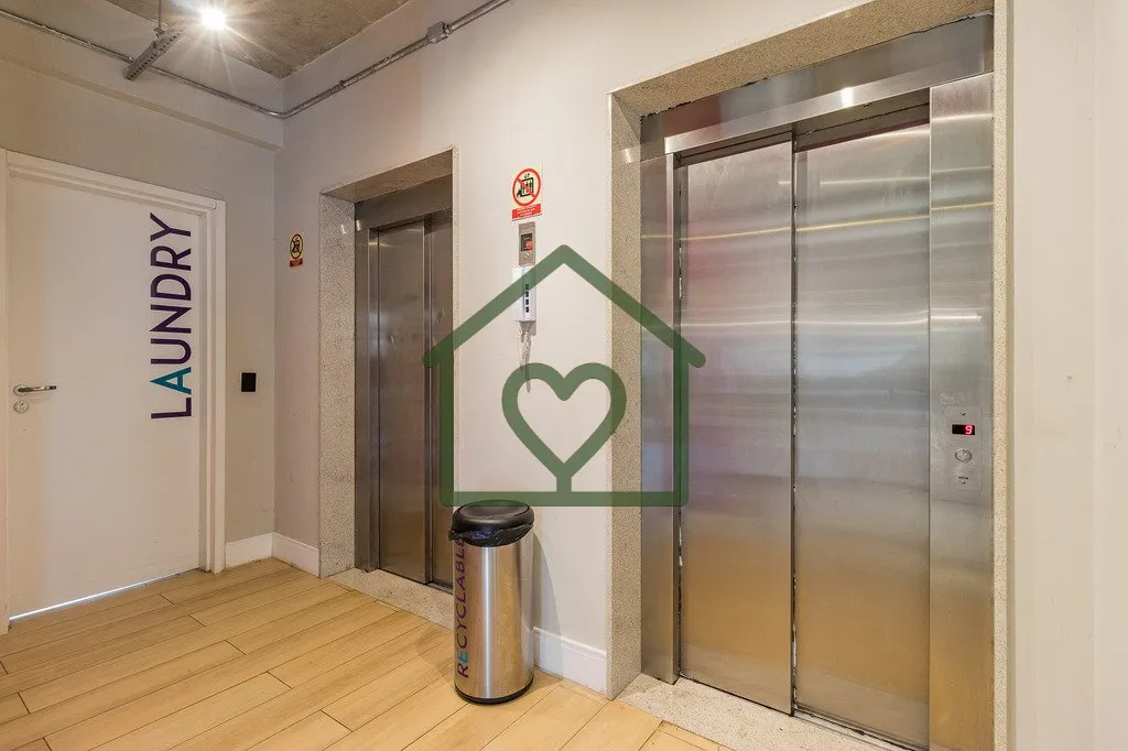 Imagem Studio premium 100% mobiliado com vaga. Localização com máxima demanda em Porto Alegre. Novos. Ro...