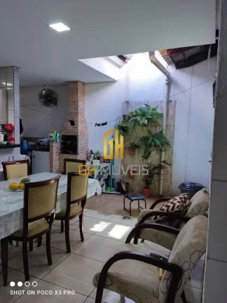 CA1586

Casa com 3 quartos no Moinho dos Ventos, com 120m² de área construída 

A casa possui:

-...