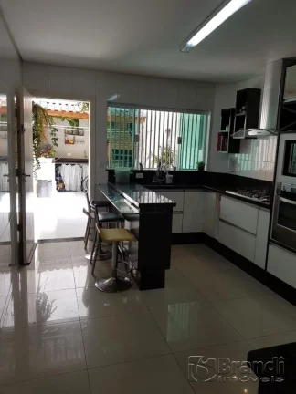 Imagem Ótimo sobrado 3 dorms sendo 1 suíte planejada, cozinha planejadas, 2 vagas.
