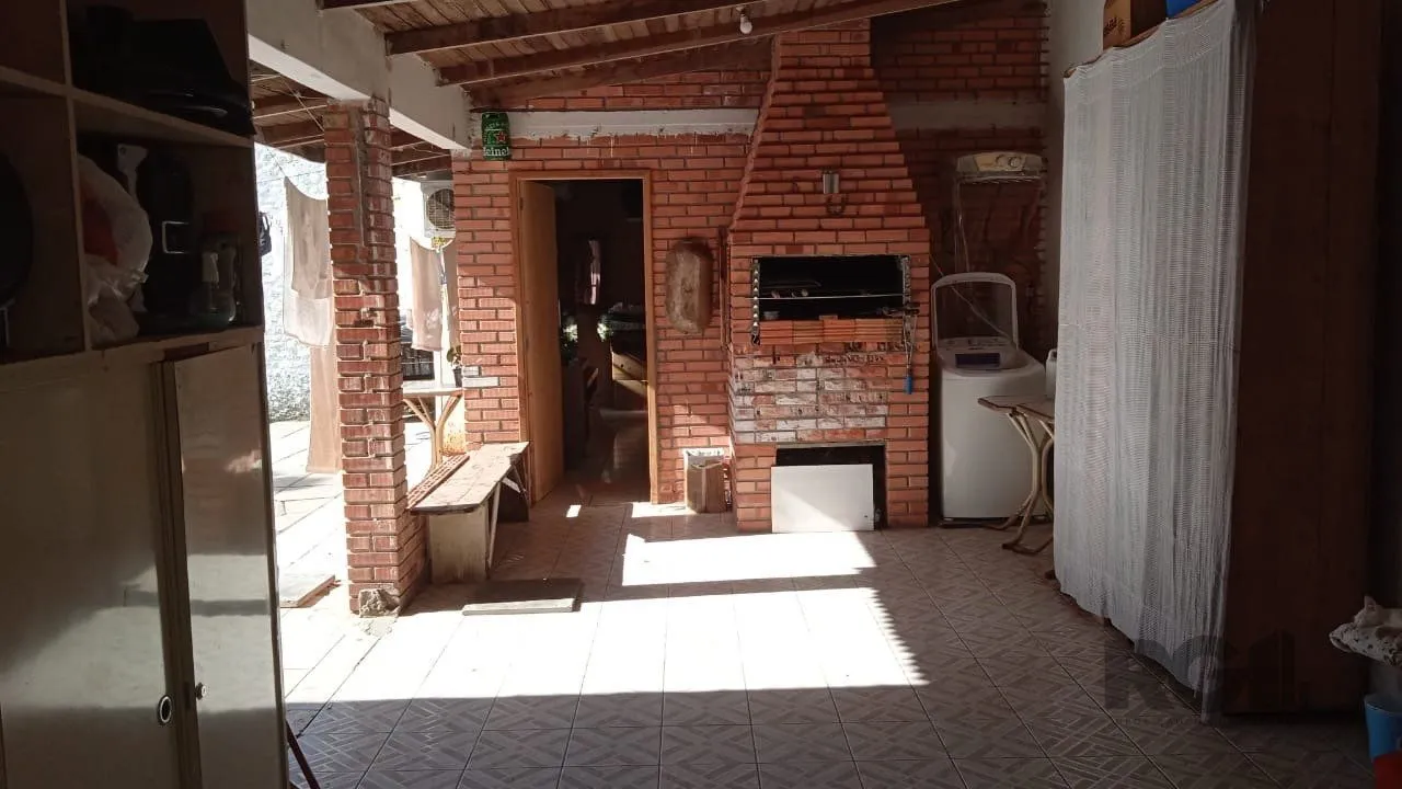 Imagem Casa 3 dormitórios, vagas de garagem, Bairro Vila Cachoeirinha
