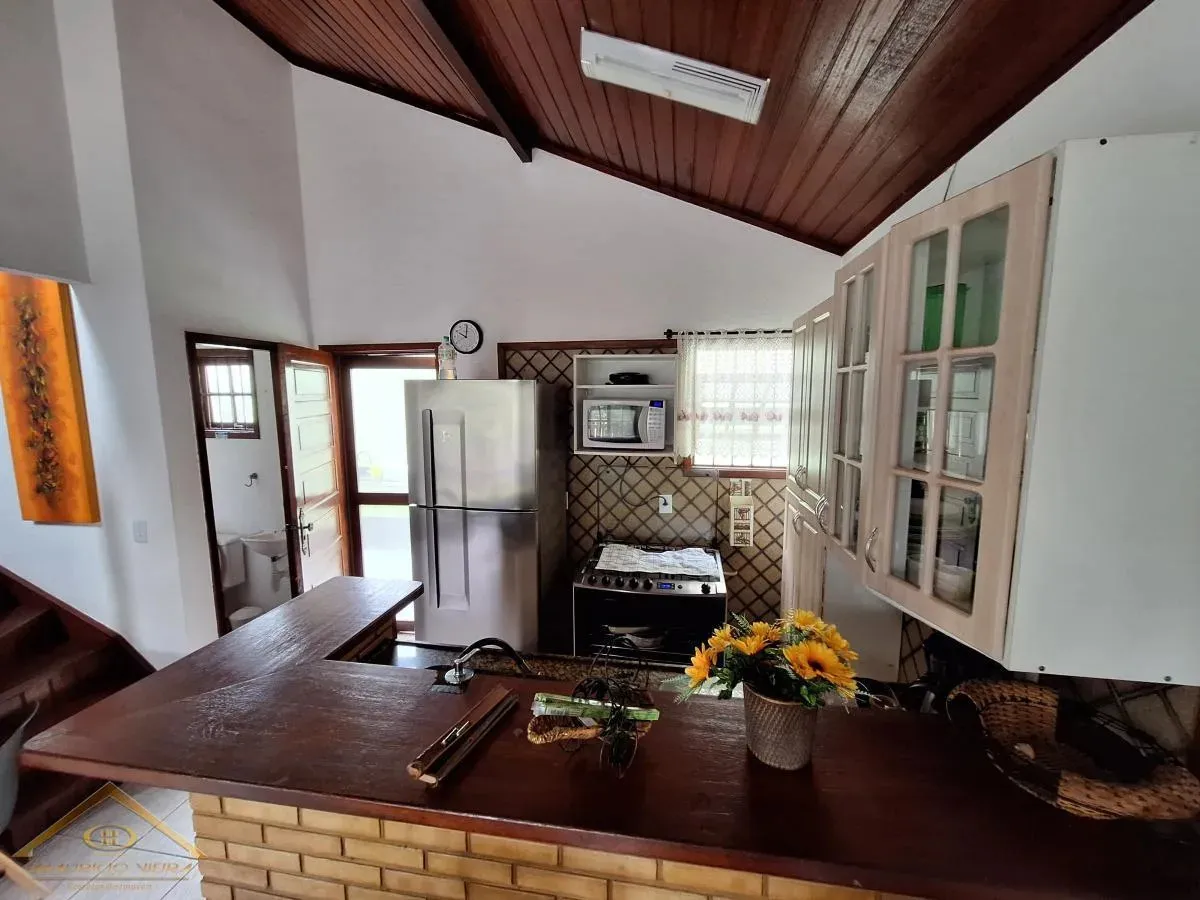 Imagem Casa em Condomínio para Venda em Cabo Frio / RJ no bairro Peró