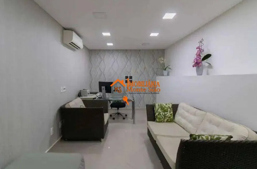 Imagem Sobrado com 3 dormitórios à venda, 195 m² por R$ 1.010.000 - Jardim Vila Galvão - Guarulhos/SP