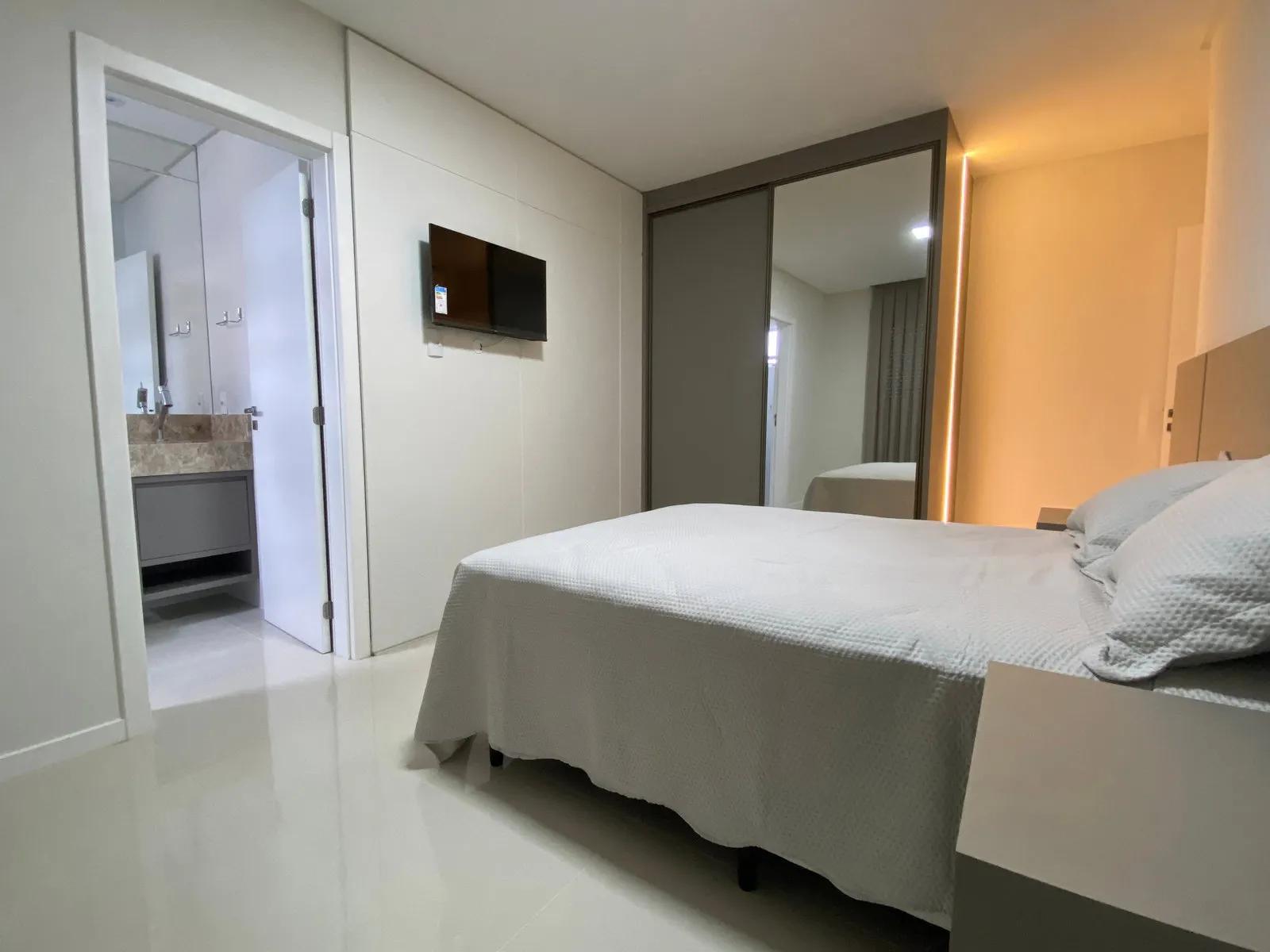 Imagem Chateau Unique 1402 - Torre A