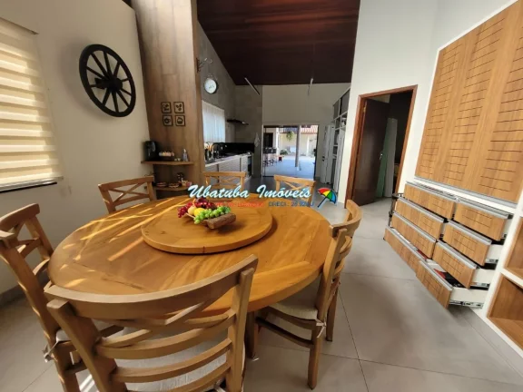 Imagem Linda casa com piscina em condomínio fechado em Ubatuba