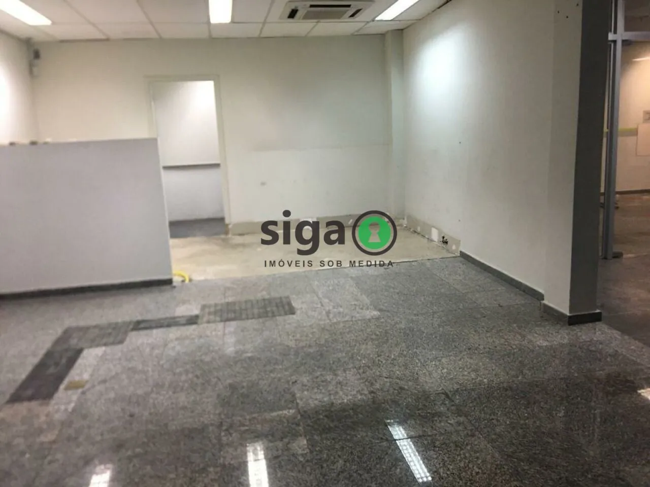 Imagem Casa Comercial para Locação no Jardim América/ Pinheiros com 359m² e 20 vagas de estacionamento