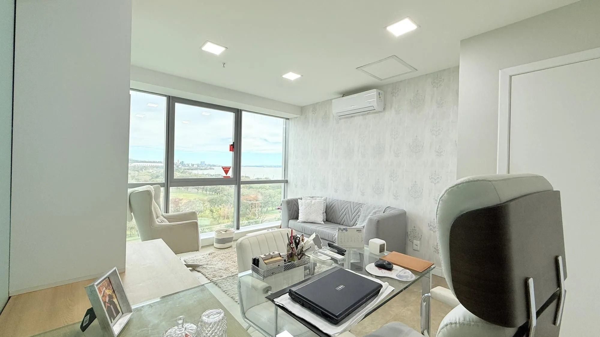 Imagem Sala Comercial par comprar no Trend City Center- Bairro Praia de Belas
