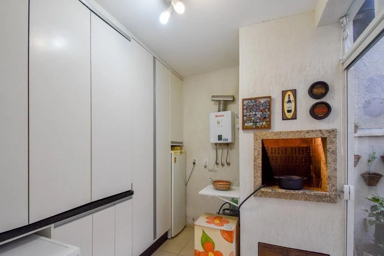 Imagem Casa 3 dorms à venda Avenida Senador Daniel Krieger, Jardim Itu - Porto Alegre
