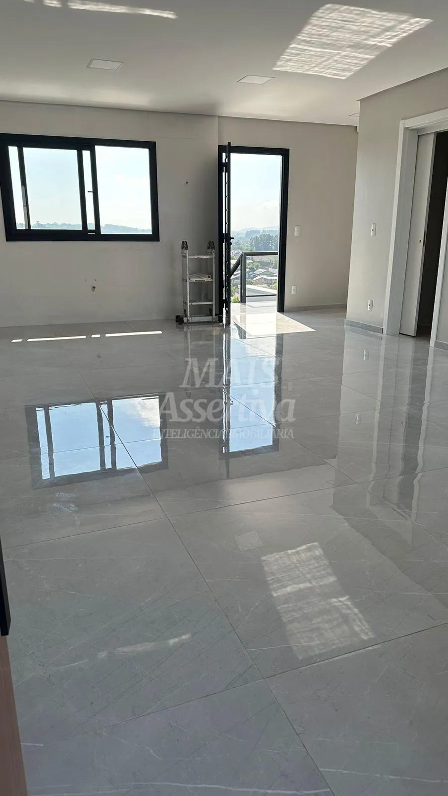 Imagem Linda casa com 158,32 m2, de área privativa em terreno de 180,00 m², conta com 01 Sala de estar/...