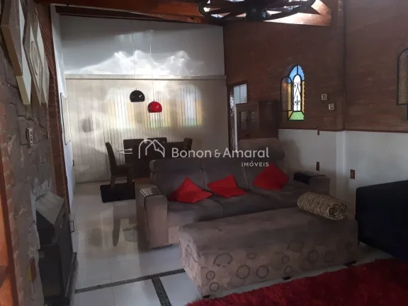Imagem Casa de Condomínio com 4 Quartos e 4 banheiros à Venda, 270 m²