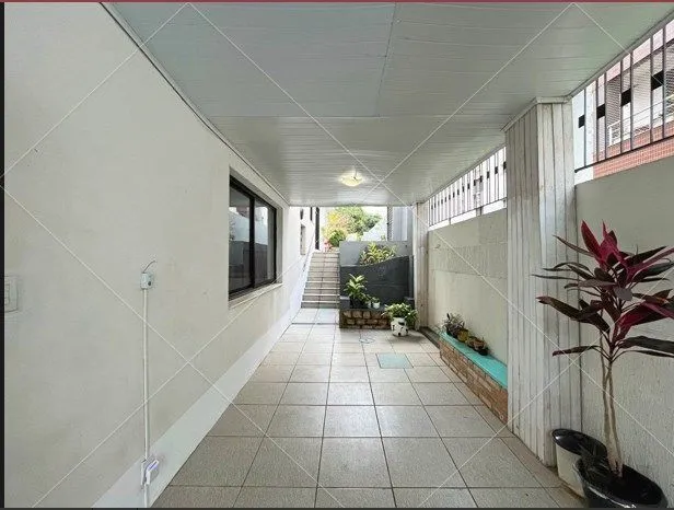 Imagem Casa para Venda - 3 dormitórios, sendo 1 suites, 2 vagas - Menino Deus