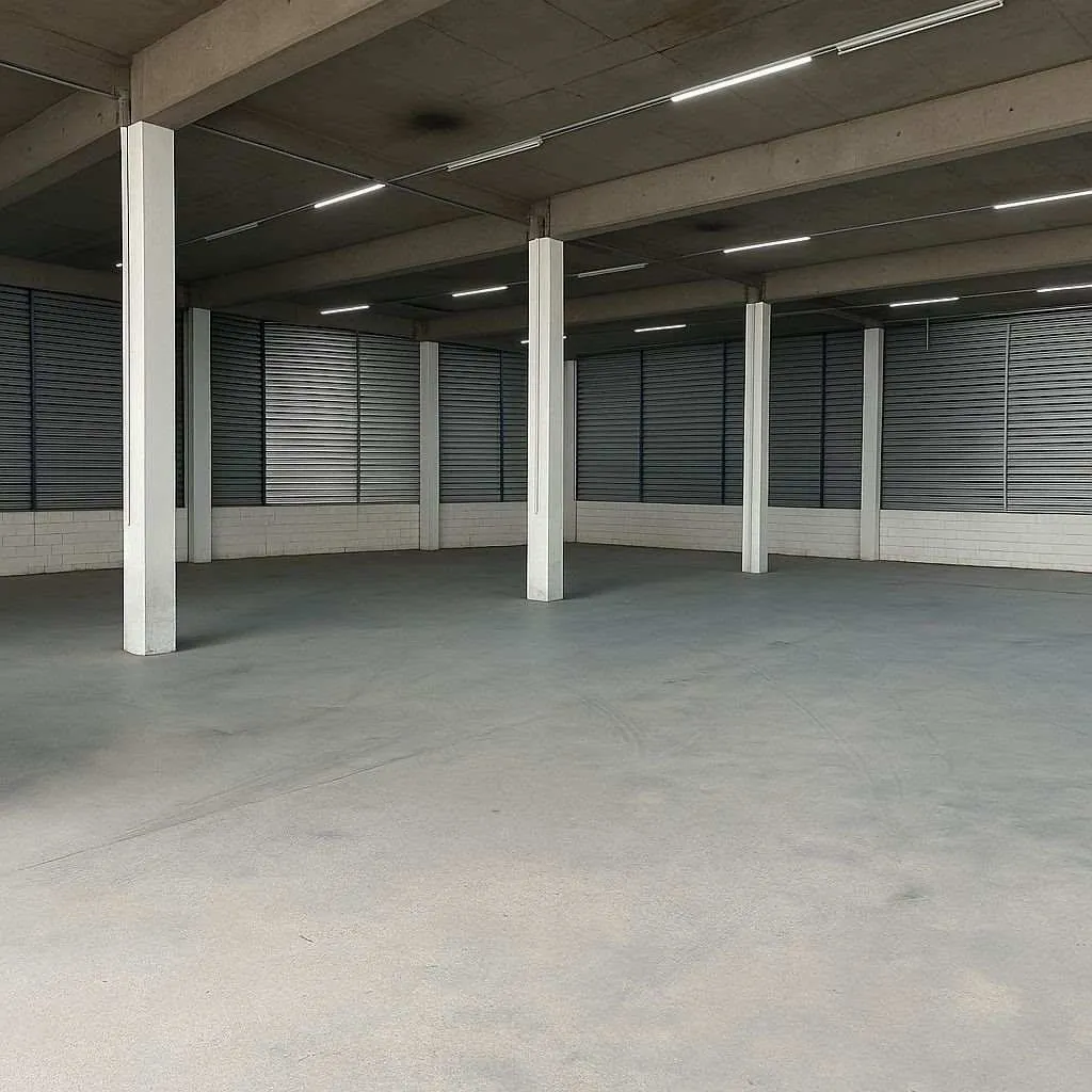 Imagem Aluga-se Galpão com Escritório e Pátio (1.400m²) ? Lapa, SP