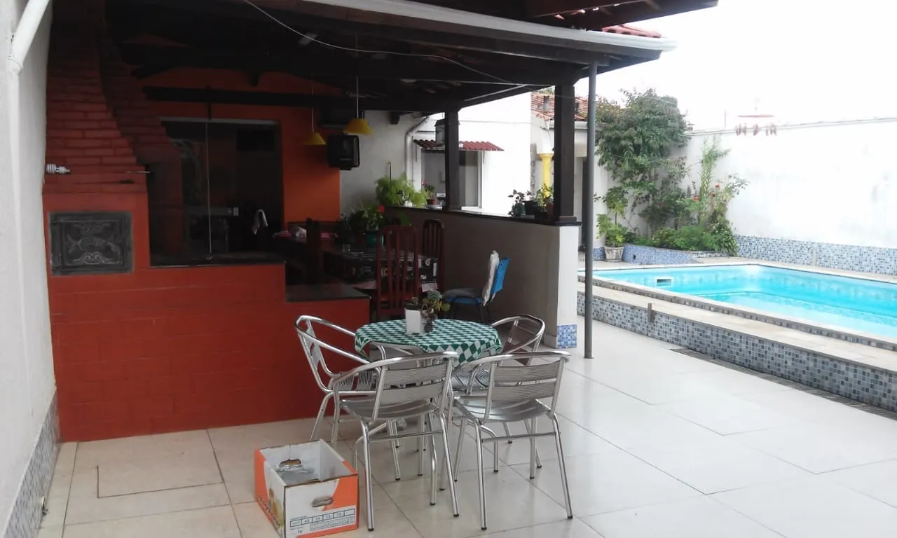 Imagem Casa à venda 4 Quartos, 2 Suites, 2 Vagas, 300M², Parque São Domingos, Pindamonhangaba - SP