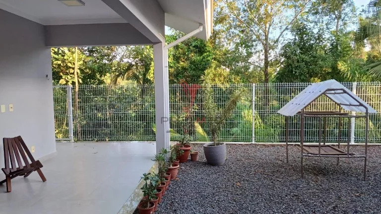 Imagem Casa Alto Padrão Localizada no Bairro Amizade. Aceita imóvel de menor valor