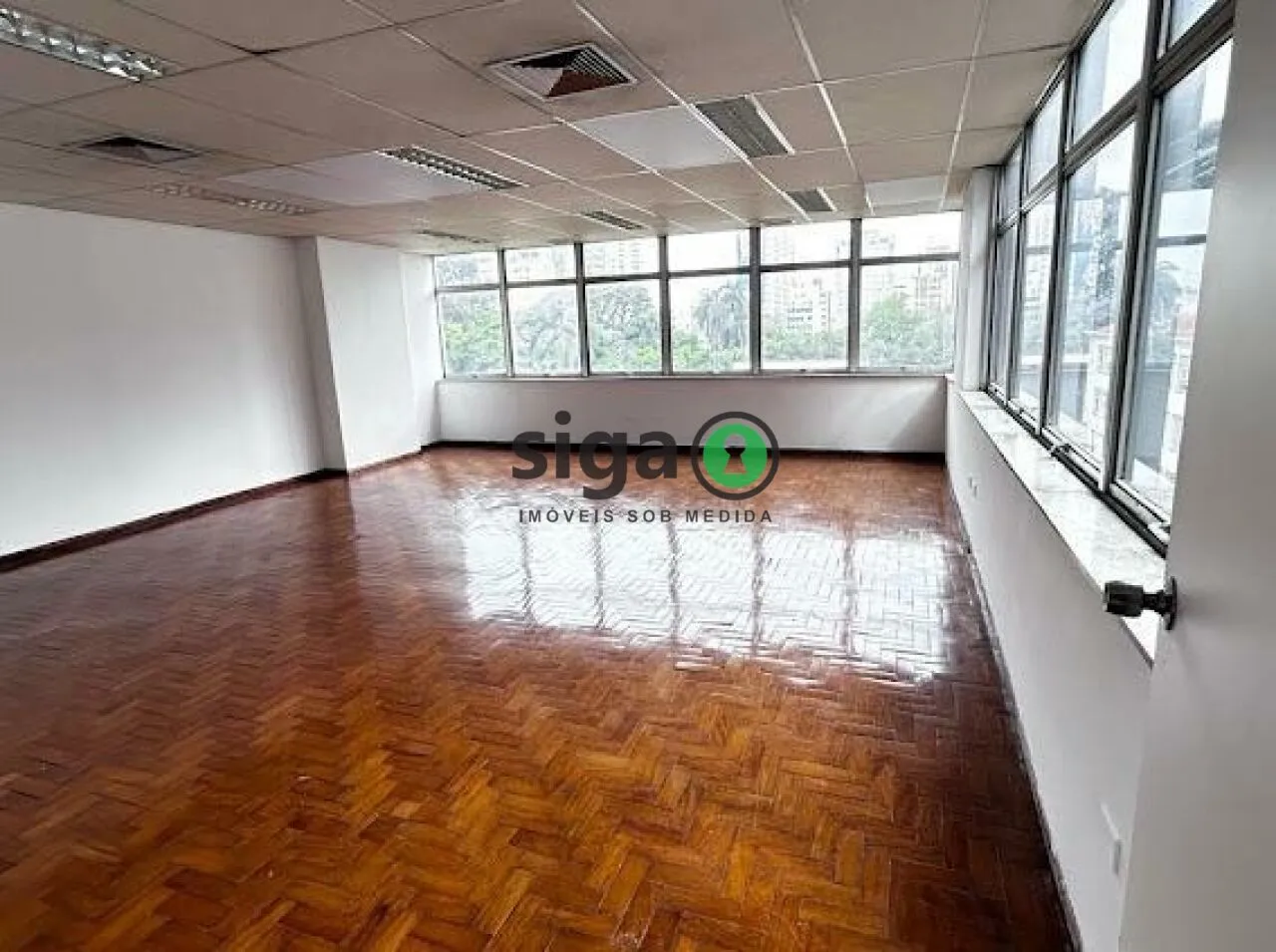 Imagem Sala comercial com 328m² em vão livre, 6 vagas na Consolação para Locação