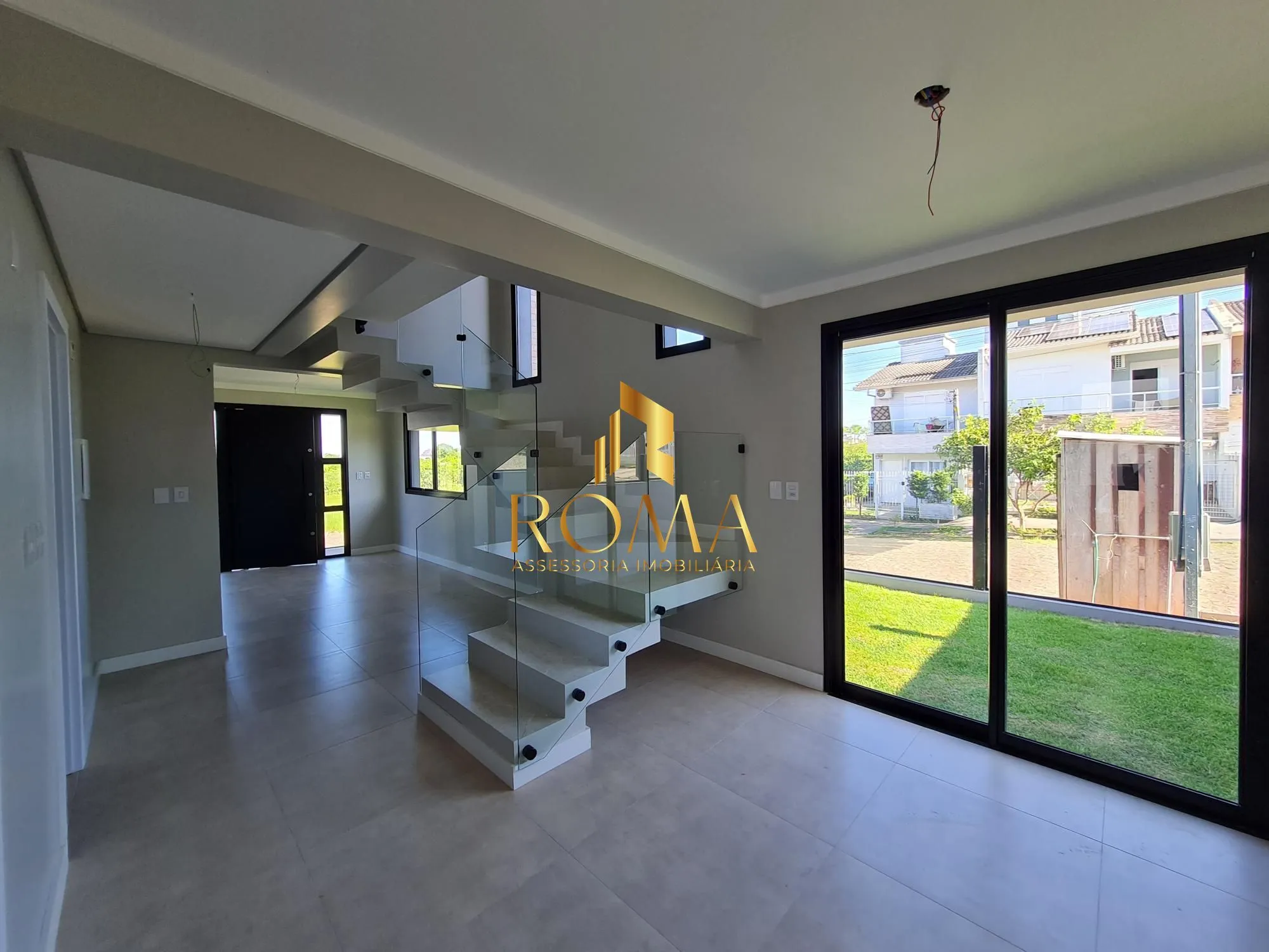 Imagem CASAS DOIS PISOS 03 DORMITÓRIOS E PÁTIO!!