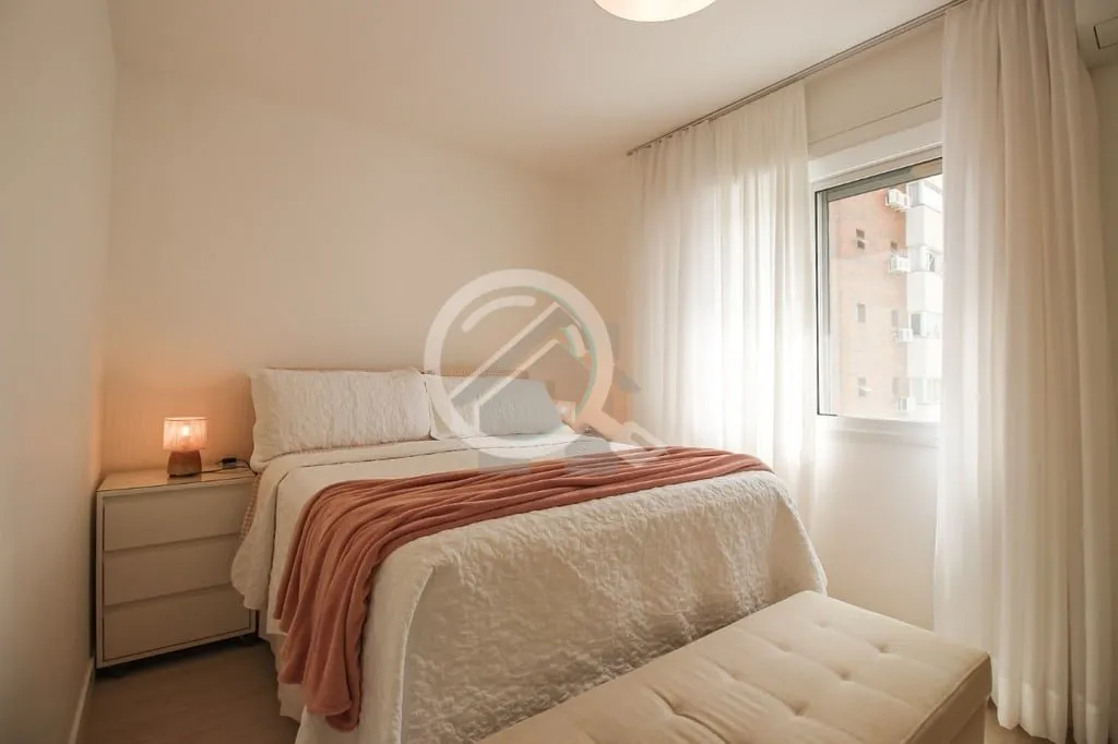 Imagem Apartamento de 3 Dormitórios com Suíte e 2 Vagas Cobertas no Bairro Petrópolis. Este apartamento ...