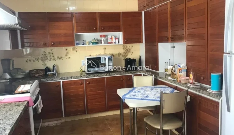 Imagem Apartamento a venda no bairro Cambuí em Campinas.
Localizado em rua tranquila e arborizada no miolo...
