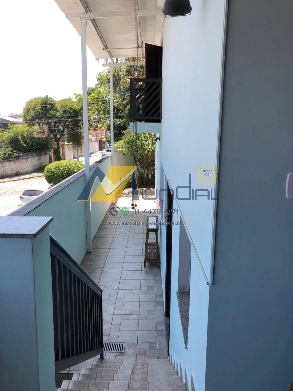 Imagem Sobrado amplo com 3 suítes, renda garantida e 6 vagas cobertas