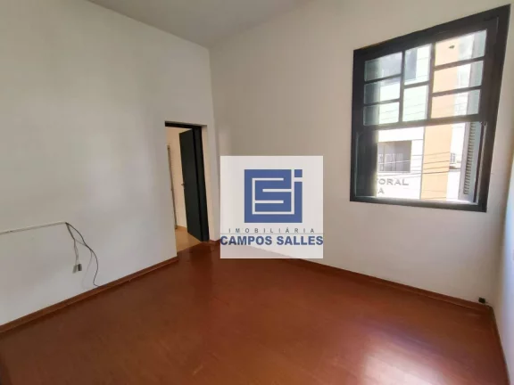 Imagem Casa com 3 dormitórios para alugar por R$ 1.901,28/mês - Centro - Socorro/SP
