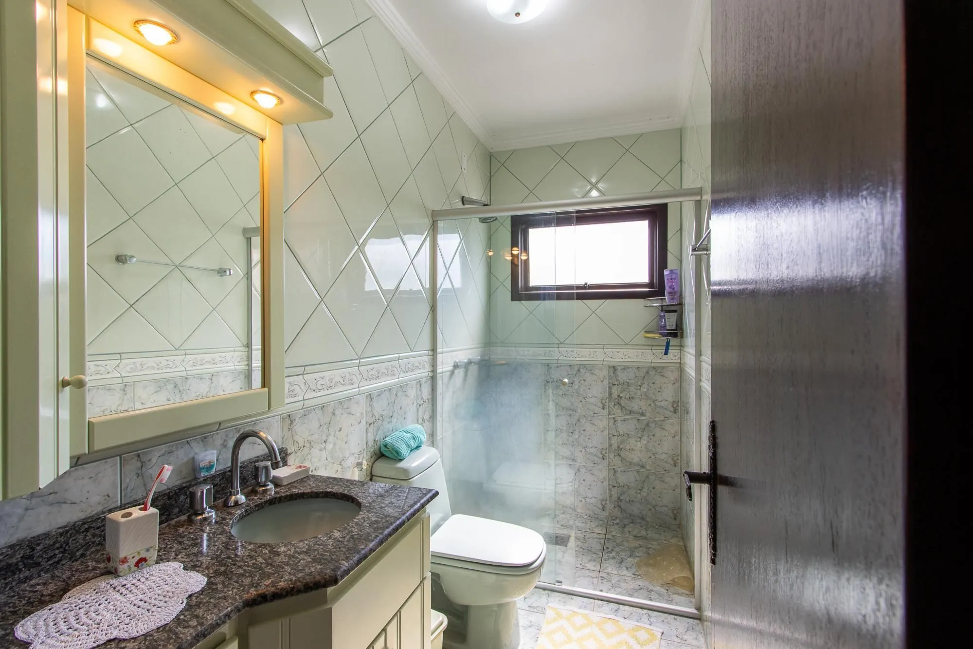 Imagem Casa Residencial ou Comercial, com 3 quartos (1 suite), 229m² privativos - Bairro Tristeza