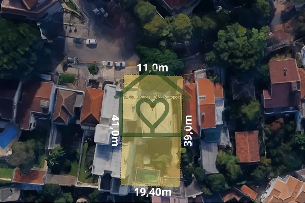 Imagem Casa na Rua Guararapes com 415 m2 que pode ser transformada em um ótimo ponto comercial, com terren...