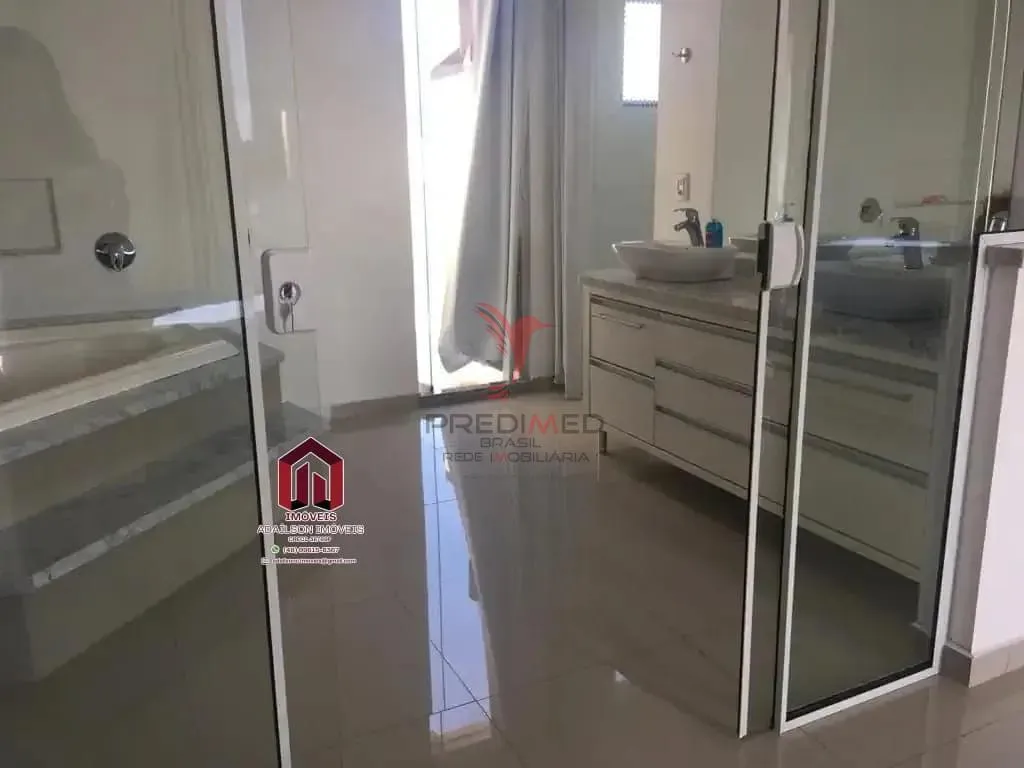 Imagem EXCELENTE CASA COM 4 DORMITORIOS PARA A VENDA - EM FLORIANOPOLIS SC BRASIL