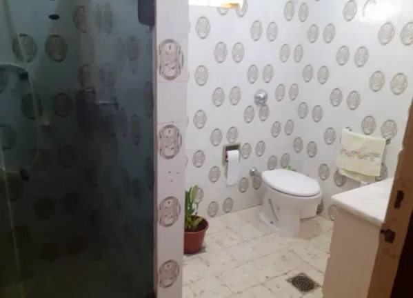 Imagem CASA COM 04 QUARTOS, 03 VAGAS, RUA PLANA NA SERRA