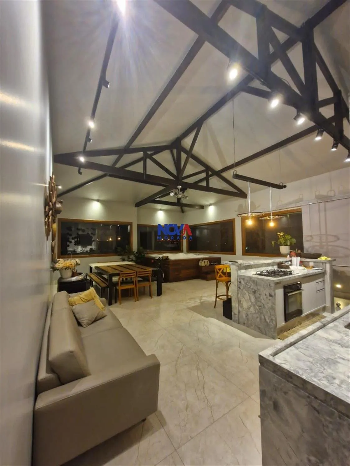 Imagem Casa com 5 quartos à venda em Vila Velha