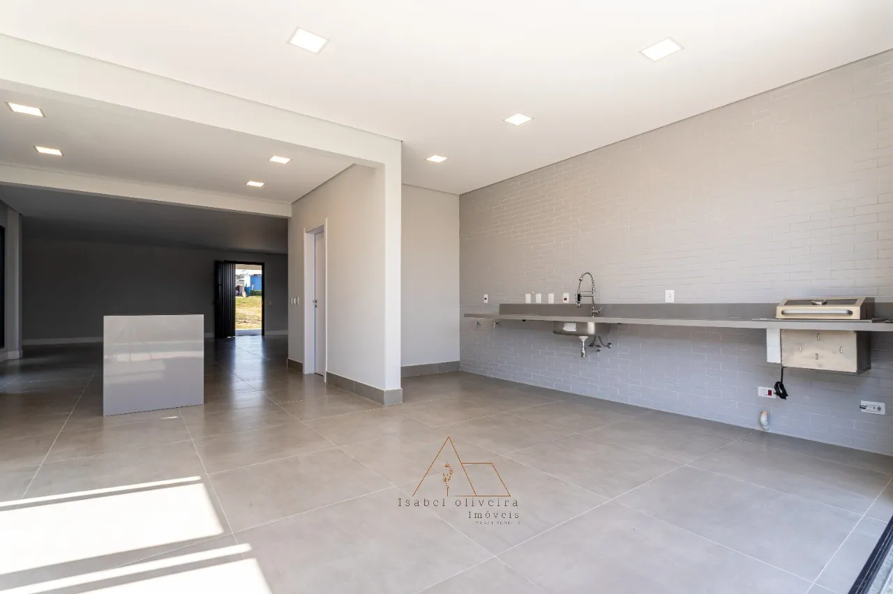 Imagem Venda de Casa de Alto Padrão no Condomínio Villas do Golfe em Itu-SP: 4 quartos, 1 suíte, 6 banheiros, 3 vagas, 336,98 m².