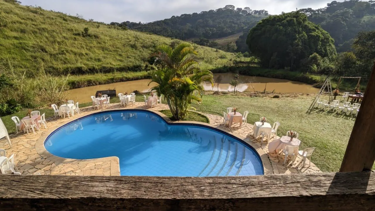 Imagem Vendo de um Excelente Sítio/Fazendinha em Crucilândia/MG com 5 hectares de terra (50.000 m²).
