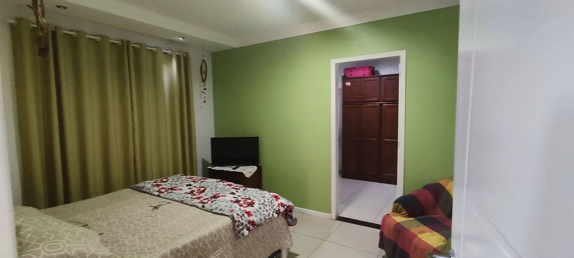 Imagem Casa à venda com 03 suítes mais 02 quartos, no Bairro Coqueiral, Cascavel.