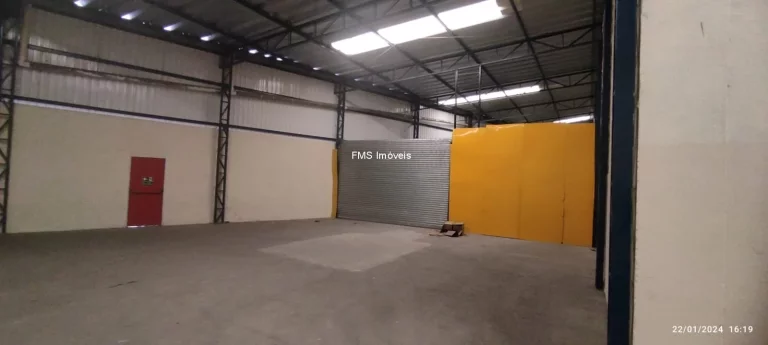 Imagem Galpão com 3600m² em Taboão da Serra - SP