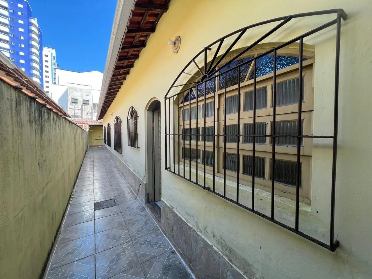 Imagem Casa para Venda em Praia Grande, Caiçara, 3 dormitórios, 1 suíte, 1 banheiro, 2 vagas