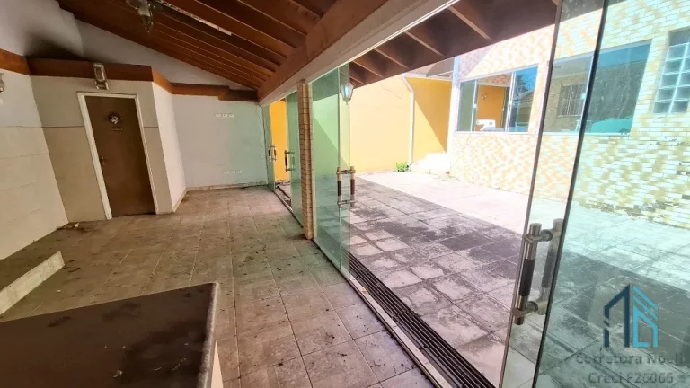 Imagem Sobrado 04 quartos c/suíte, edícula, ático no Novo Mundo em Curitiba PR