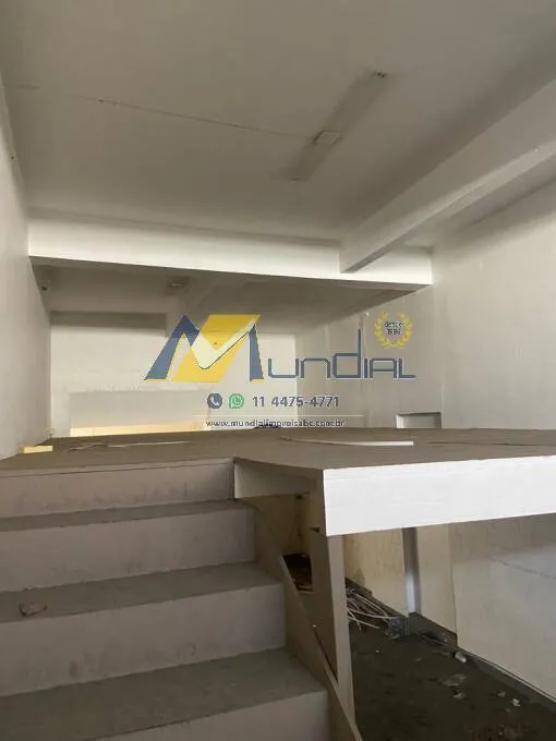 Imagem Alugo 2 Salões Comercial em Santo André. Vila Valparaiso
