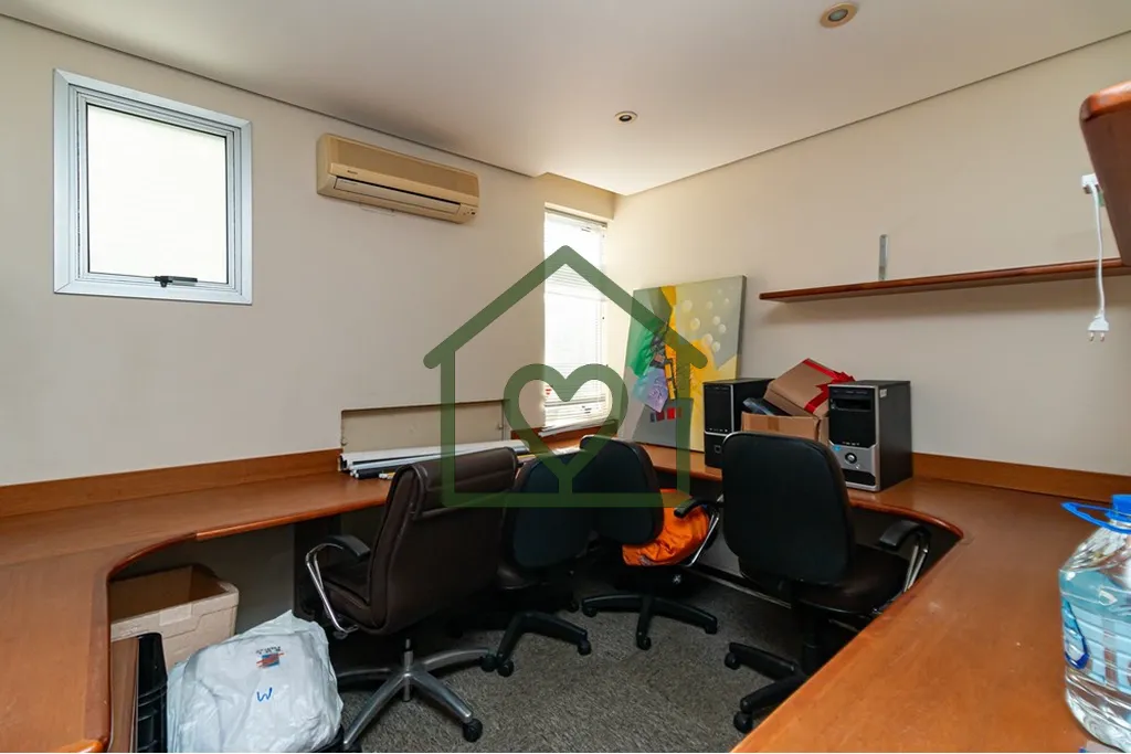 Imagem Excelente oportunidade de sala comercial mobiliada no polo jurídico! Ocupa todo o 4º andar, com 12...