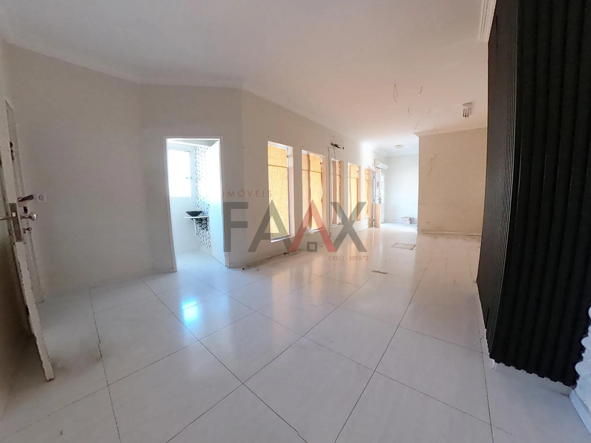 Imagem Sala comercial de próximo ao Hospital São Vicente no centro em Guarapuava - PR