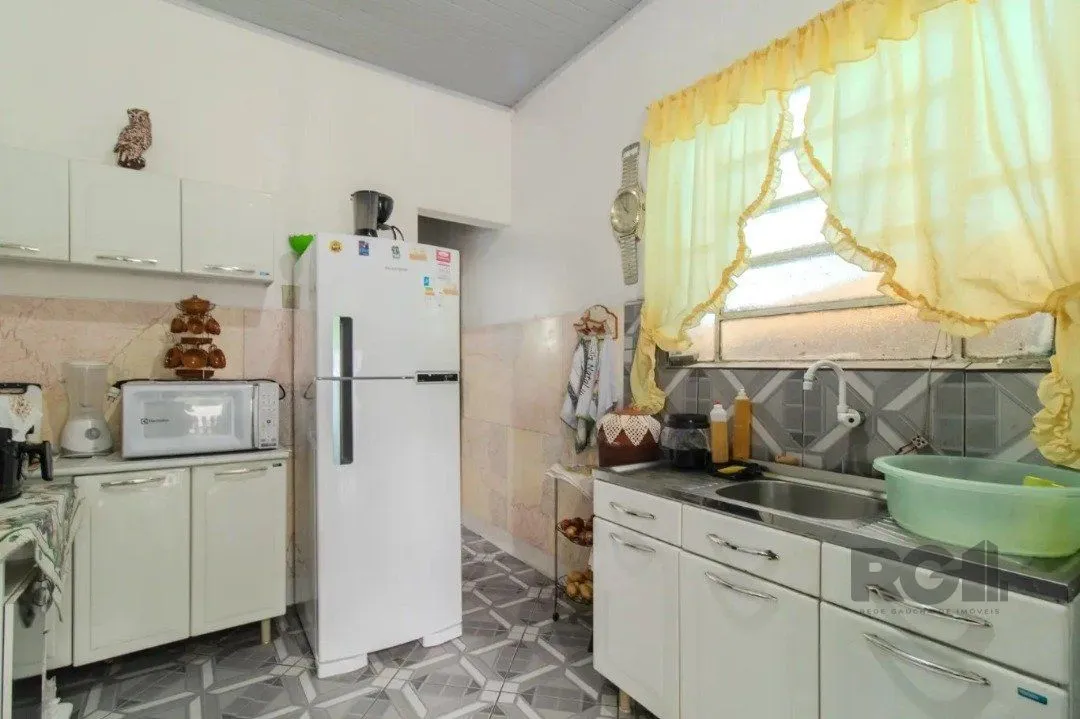 Imagem Casa para Venda - 251m², 5 dormitórios, 3 vagas - Nonoai