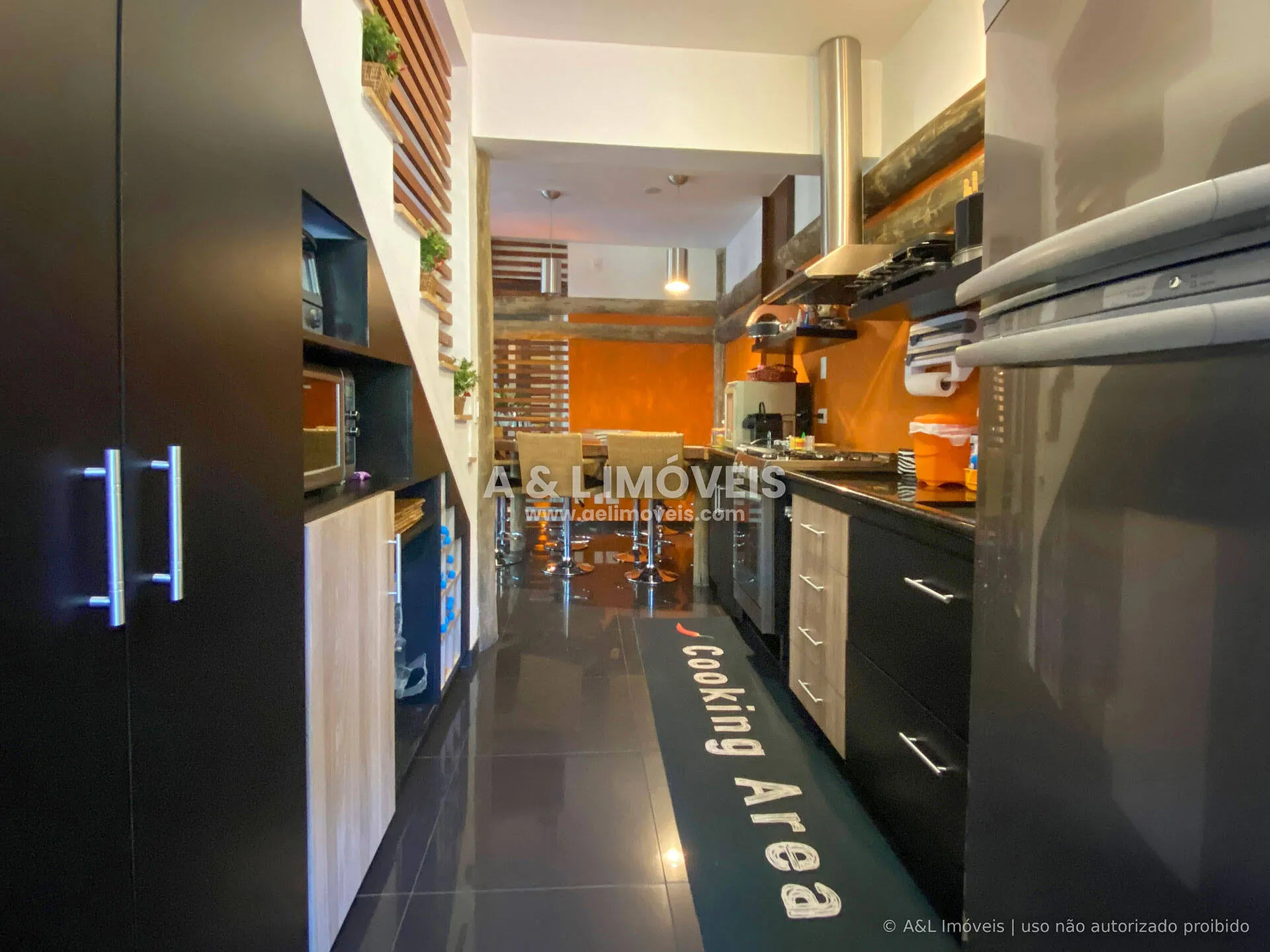 Imagem Cobertura Triplex Capivari | 230 m², 4 Suítes, Spa e Sauna Privativa